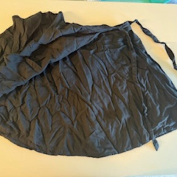 Women's Hollister Mini Black Skirt Size Small - Picture 3 of 6